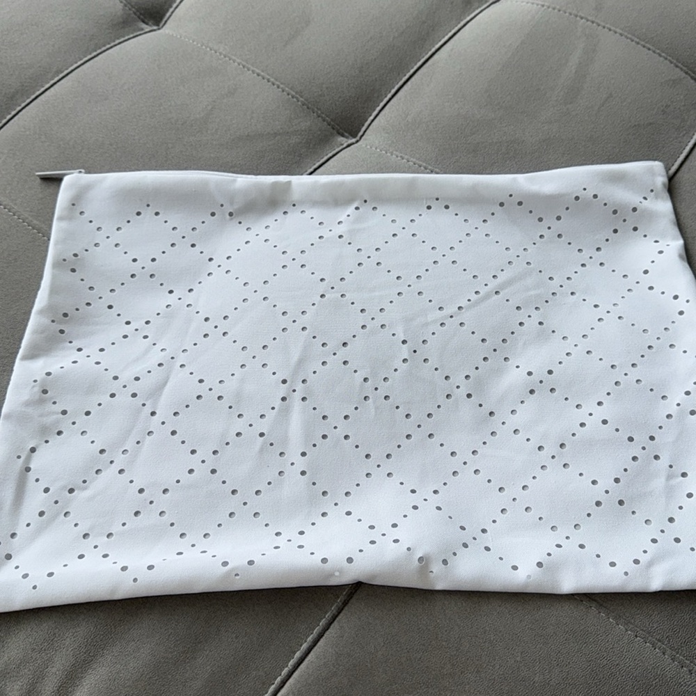 CHANEL White Fabric Storage Zippered Dustbag - Picture 2 of 4